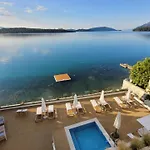Luxury Waterfront - East Coast *