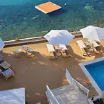 Luxury Waterfront - East Coast Appartement