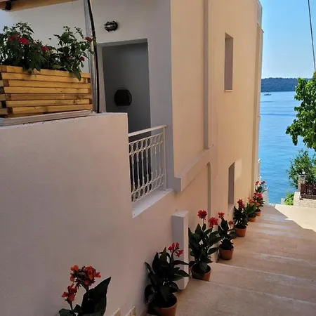 Luxury Waterfront - East Coast Nydri (Lefkada)